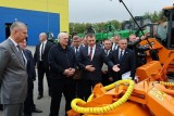 Фото: "Топором никто уже не работает". Александр Лукашенко о востребованности в стране лесозаготовительной техники