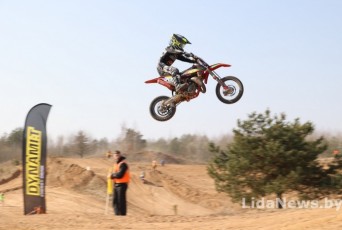 Фото: Праздник скорости, адреналина и мастерства: в Лиде стартовал открытый кубок Республики Беларусь по мотокроссу