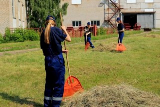 Фото: Трудовое лето на Лидчине: как проходят будни студотрядовцев на ОАО «Лидсельмаш»