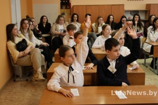 Фото: На базе ГУО «Средняя школа № 16 имени П. М. Машерова» собрались педагоги в рамках регионального проекта «Учитель Белой Руси: уроки любви к Родине»