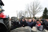 Фото: Александр Лукашенко в Праздник труда ознакомился с "космическим кораблем" в отечественном тракторостроении