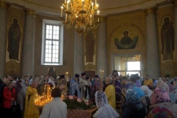 Фото: Ковчег с частицей Пояса Пресвятой Богородицы был доставлен в Лиду