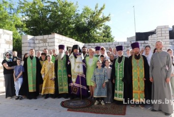 Фото: С верой и надеждой: в центре Лиды заложен камень и капсула в основание здания воскресной школы