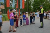 Фото: Спасатели, сотрудники Госавтоинспекции и милиции проводят тематические мероприятия в детских лагерях Фото: Спасатели, сотрудники Госавтоинспекции и милиции проводят тематические мероприятия в детских лагерях