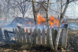 Фото: В Лидском районе горели три хозяйственные постройки