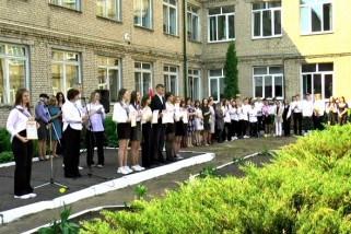 Фото: С родной школой попрощались выпускники СШ №11