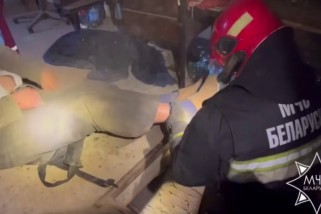 Фото: Пенсионер упал в подвал и не смог выбраться: на помощь пришли спасатели