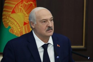 Фото: Александр Лукашенко поручил восстановить и отремонтировать дороги после зимы
