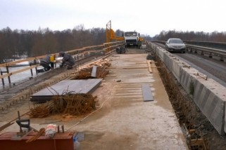 Фото: Активными темпами идёт капитальный ремонт моста между Лидой и Берёзовкой