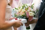Фото: Свадебный подарок на 7 тысяч рублей: почему в одном случае придется уплатить налог, в другом – нет?
