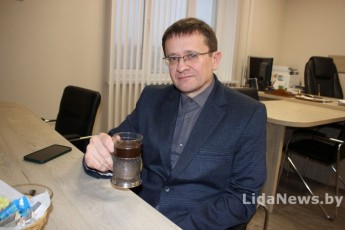 Фото: От мельхиора до серебра: лидчанин собрал коллекцию уникальных подстаканников
