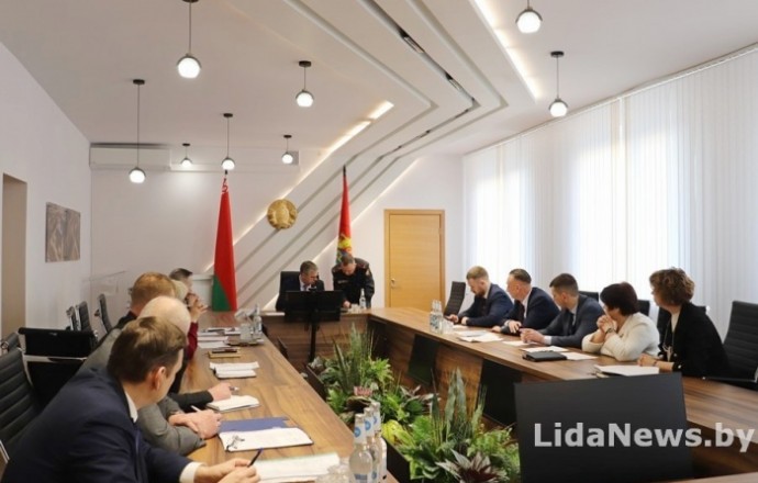 Фото: На приеме у главы района: от извечных соседских споров до капитальных проблем многоквартирного дома Фото: На приеме у главы района: от извечных соседских споров до капитальных проблем многоквартирного дома