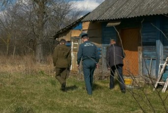 Фото: Спасатели обследуют частные домовладения на предмет соблюдения требований пожарной безопасности Фото: Спасатели обследуют частные домовладения на предмет соблюдения требований пожарной безопасности