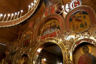 Фото: Православные верующие отмечают Происхождение Честных Древ Животворящего Креста Господня