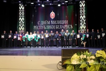 Фото: В Лиде прошла праздничная программа "Служим Закону, Народу, Отечеству!"