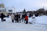 Фото: К борьбе со снежной стихией присоединились неравнодушные лидчане