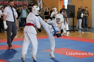 Фото: В Лиде проходит традиционный открытый турнир Гродненской области по IFK Кёкусинкай каратэ памяти летчиков, Героев Беларуси Андрея Ничипорчика и Никиты Куконенко
