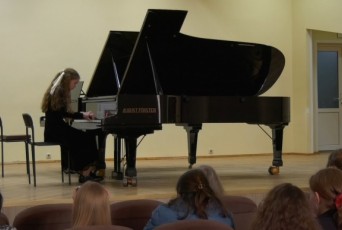 Фото: В Лиде состоялся областной фестиваль фортепианной музыки «Лидская элегия»