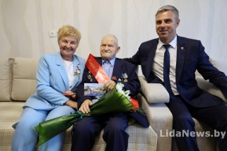 Фото: Николаю Мычко присвоено высокое звание «Почетный гражданин Лидского района»