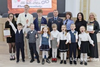 Фото: Победителей фоточелленджа «Мой маршрут – безопасность!» наградили в Лидском РОВД