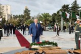 Фото: Александр Лукашенко в Алжире возложил венок в мемориальном комплексе "Памятник славы и мученичества"