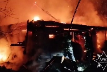 Фото: Хозяйственная постройка горела в Лидском районе: спасатели ликвидировали пожар