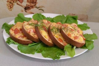 Фото: Вкусные горячие бутерброды: простое угощение с изюминкой