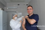 Фото: Медики в пример пациентам: коллектив Лидской ЦРБ привился против гриппа