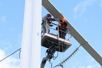 Фото: 80% бригад работают без отключения света: директор «Лидских электрических сетей» – о стабильности и технологиях