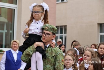 Фото: В школах Лидского района прошли торжественные линейки, посвященные Дню знаний