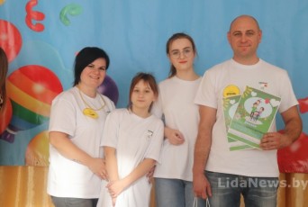 Фото: В рамках Недели родительской любви во Дворце культуры прошел семейный фестиваль «Мама-БУМ+Тата-ФЭСТ»