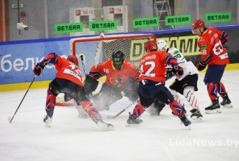 Фото: Хоккейный клуб «Лида» принимал «Гомель» на домашнем льду