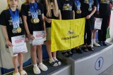 Фото: 28 наград, 13 из которых — золотые: юные лидские пловцы с блеском выступили на международном турнире в Полоцке