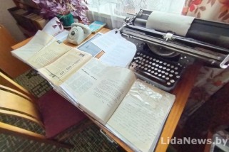 Фото: У Доме Валянціна Таўлая адкрыта выстаўка «Пад белым яварам» да 110-годдзя беларускай паэтэсы Ніны Тарас