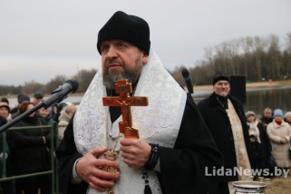 Фото: В Лиде отпраздновали Крещение. Самые смелые окунулись в крещенскую купель