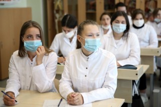 Фото: Отмена платных мест в "медах" не связана с отработкой – объяснение Минздрава
