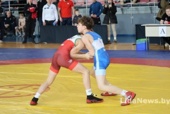 Фото: В Лиде проходит открытый республиканский турнир по греко-римской борьбе