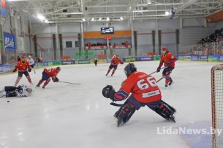 Фото: В ледовом дворце состоялся хоккейный матч местной команды против «Динамо-Молодечно»