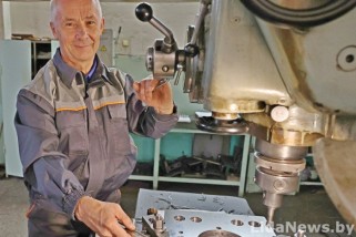 Фото: Расточник ОАО «Лидагропроммаш» Олег Жерновых рассказал  о своей уникальной профессии