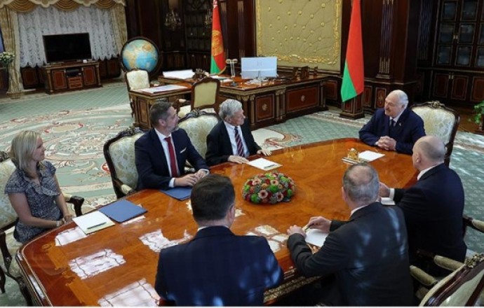 Фото: Александр Лукашенко провел переговоры со спецпосланником США Коулом