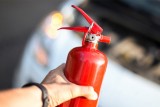 Фото: Как выбрать огнетушитель и потушить возгорание в автомобиле: советы от МЧС