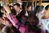 Фото: Жители микрорайона Индустриальный жалуются на переполненные автобусы