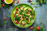 Фото: Вкусное утро: готовим средиземноморский завтрак с креветками, авокадо и домашним песто