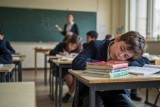 Фото: Как наладить сон школьника?