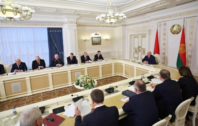 Фото: Работа антикризисных управляющих, выплата заработка и электронные сигареты. Темы совещания Александра Лукашенко с Совмином