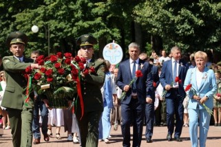 Фото: С митинга у Кургана Бессмертия на Лидчине дан старт празднованию Дня Независимости