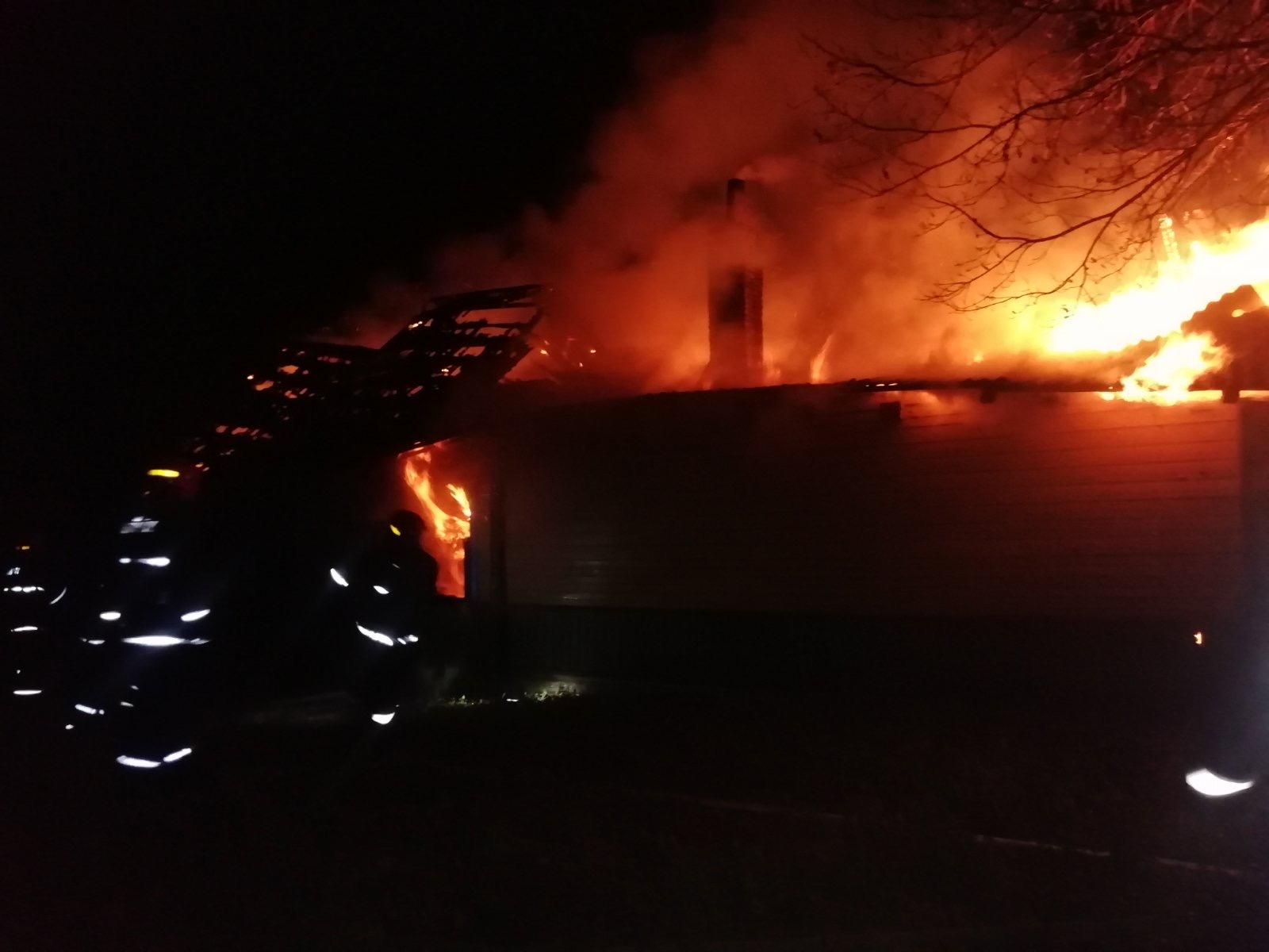 На пожаре в деревне Бернути Лидского района погиб мужчина