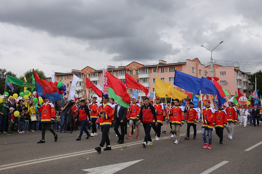 Парад шествие