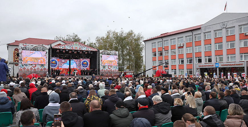 дом президента белоруссии лукашенко () фото